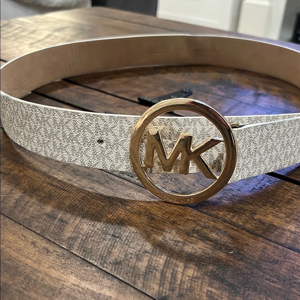 Michael Kors White Logo Circle Leather Belt